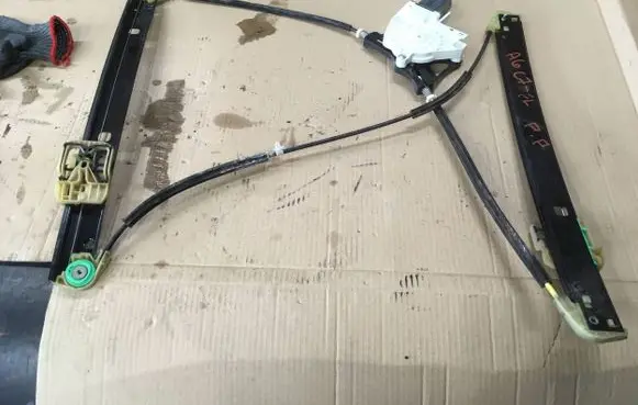 Audi A6 C7 Front window lifting mechanism without motor 4G0837462 1021928250106