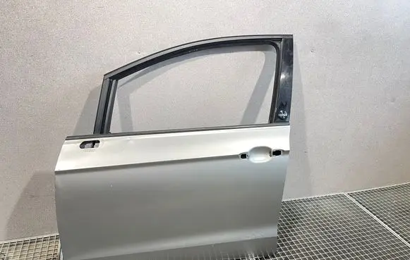 Volkswagen Golf Sportsvan Front door 