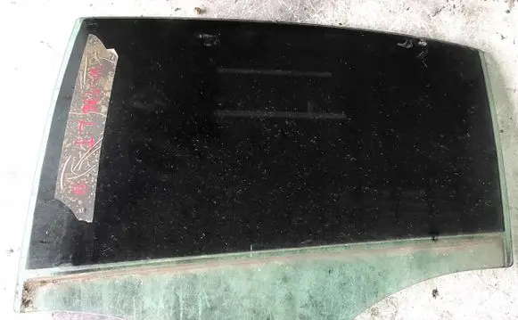 Mercedes-Benz A W176 Sliding door window/glass 115KW
