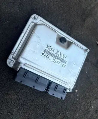 Volkswagen PASSAT B5.5 Engine control unit/module 3B1907401B 0281010447 28SA4843