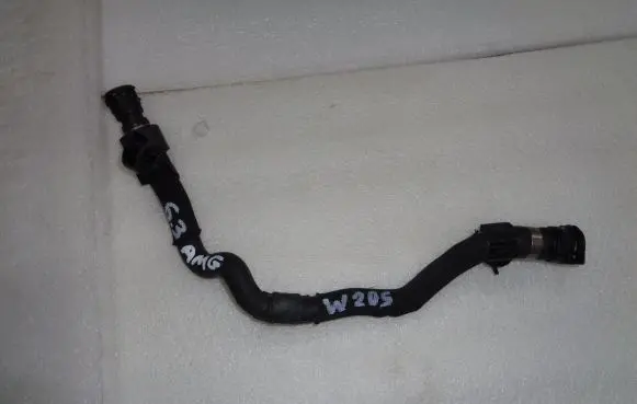 Mercedes-Benz C AMG W205 Engine coolant pipe/hose