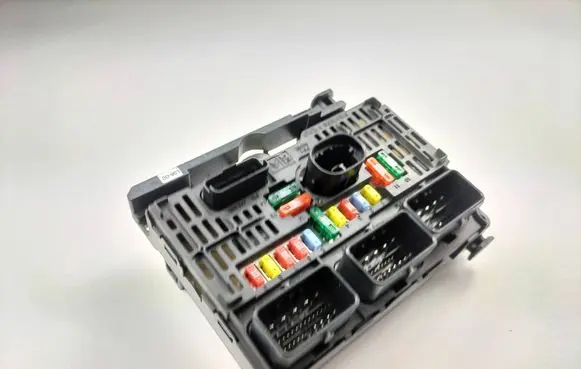 Citroen C4 I Fuse module 9658539680
