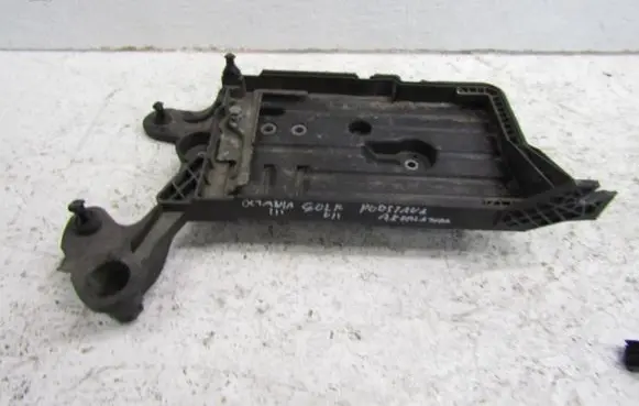 Skoda Octavia Mk3 (5E) Battery bracket 5Q0