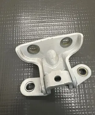 KIA Sportage Rear door lower hinge