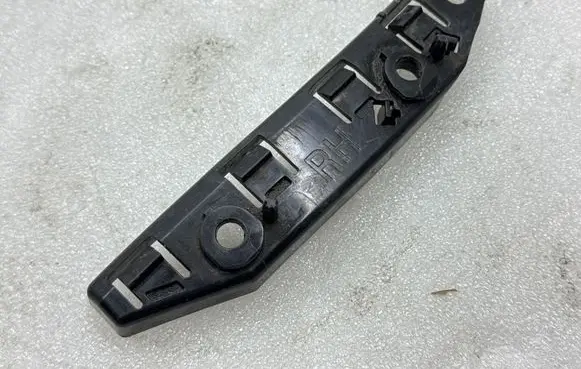 Tesla Model 3 Front bumper mounting bracket 108418200E