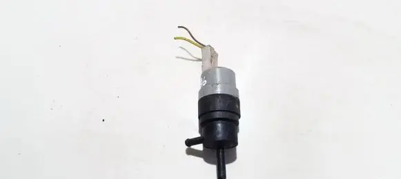Audi A6 S6 C4 4A Windscreen/windshield washer pump 431955651