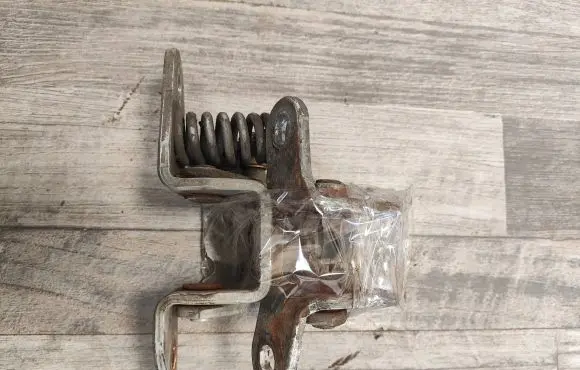 Chrysler Town u0026 Country V Front door hinge set 