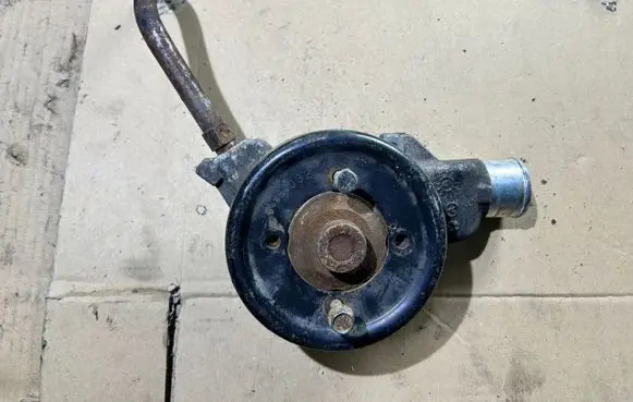 Jeep Grand Cherokee (WJ) Water pump 04854032