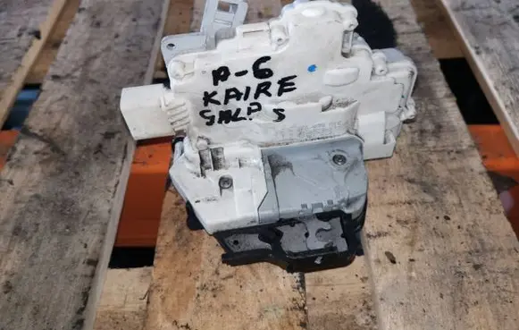 Audi A6 S6 C6 4F Rear door lock 4F0839015A