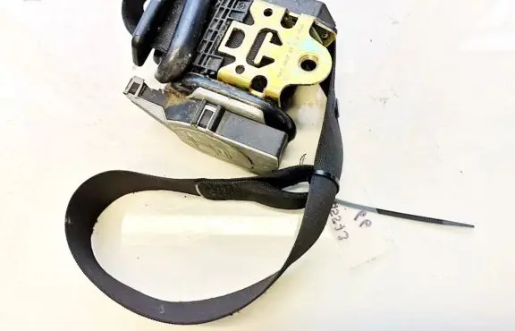 Mercedes-Benz CLK A208 C208 Front seatbelt 560490211a