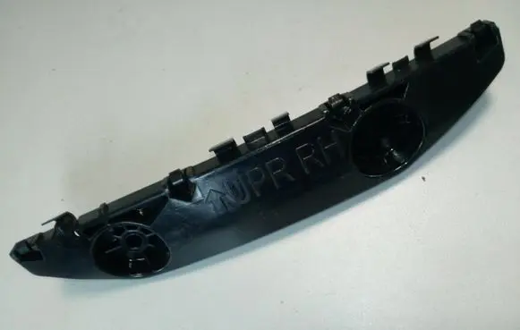 Rear bumper mounting bracket