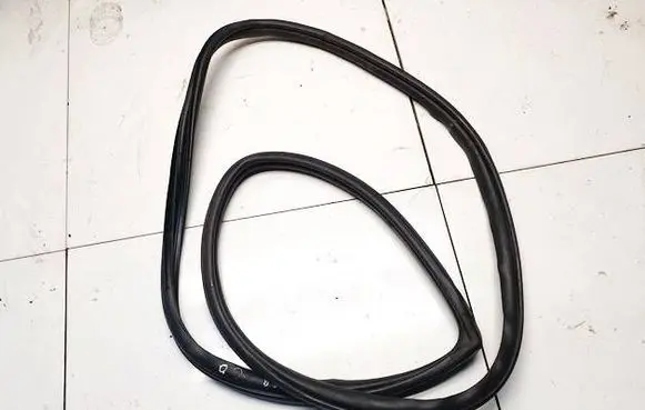 Mazda CX-7 Rubber seal rear door 