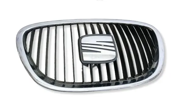 Seat Altea XL Front bumper upper radiator grill 
