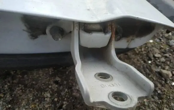 Opel Antara Front door upper hinge