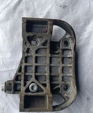 Generator/alternator bracket
