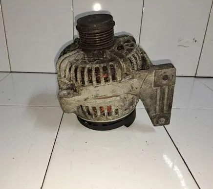 Volvo V70 Generator/alternator 8676498 0124525029