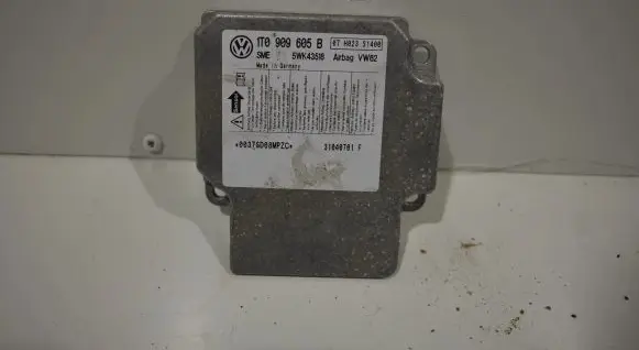 Volkswagen Touran I Airbag control unit/module 1T0909605B