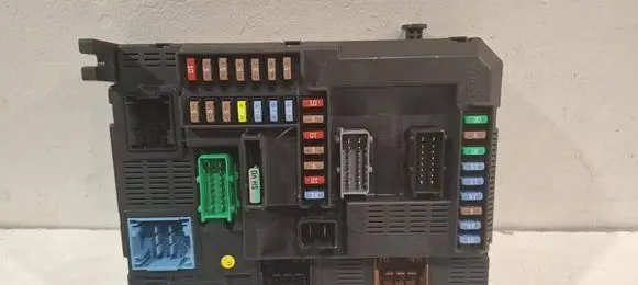 Peugeot 208 Fuse box set 9807531680 22661F01