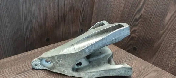 Volkswagen Transporter - Caravelle T5 Engine mounting bracket 7E0199370
