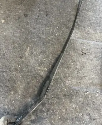 Renault Clio III Front wiper blade arm