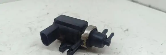 Volkswagen Golf VI Turbo solenoid valve 1J0906627 72290320 04T023
