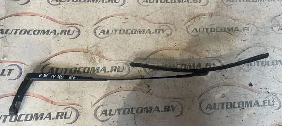 Volkswagen PASSAT CC Front wiper blade arm