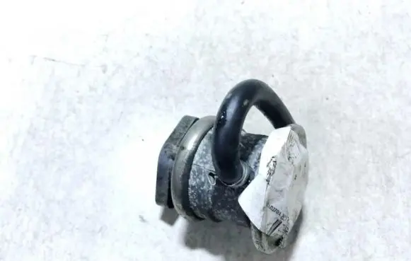 Audi A6 S6 C5 4B EGR valve 078131102F