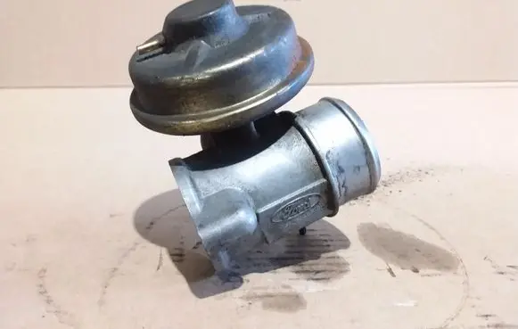 Ford Mondeo Mk III EGR valve 205C04P