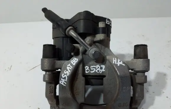 Volkswagen PASSAT B8 Rear brake caliper 3Q0615406