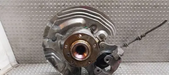 BMW 1 E81 E87 Front wheel hub 6764443