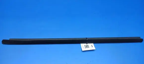 Mercedes-Benz S W140 Rubber seal front door window/glass 