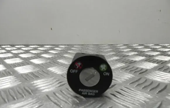Hyundai Getz Passenger airbag on/off switch 091 T2072