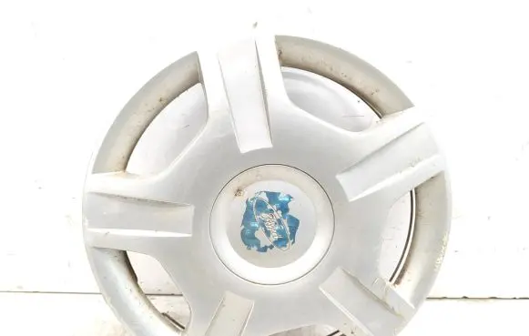 Ford Focus R14 wheel hub/cap/trim 2S611130DA FDT3051011