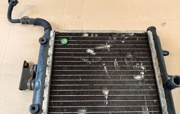 Audi RS6 C7 Coolant radiator 4G0121212B
