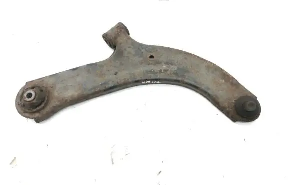 Nissan Tiida C11 Front lower control arm/wishbone