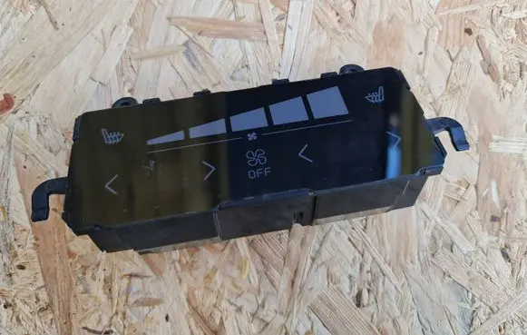 Volvo XC90 Screen/display/small screen P31346787 15W183 T15180111701