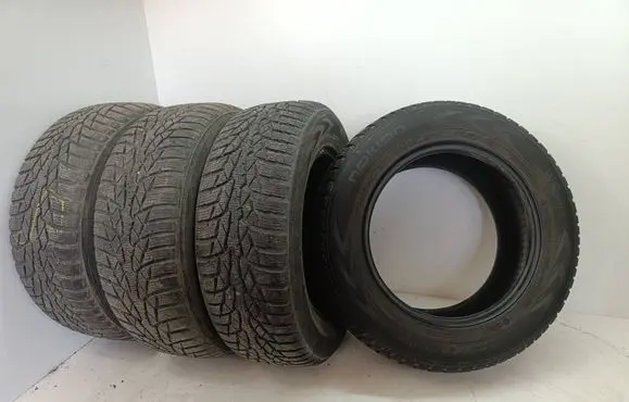 Toyota Yaris R14 winter tire 