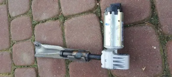 Opel Insignia A Seat adjustment motor 835702412