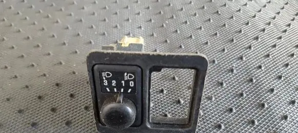 Nissan Primera Headlight level height control switch