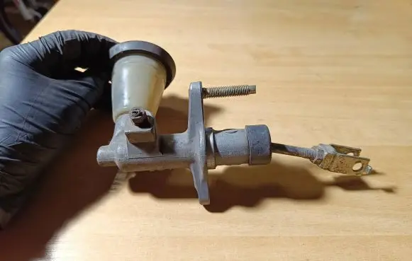 Toyota Corolla E110 Clutch master cylinder 3145414010