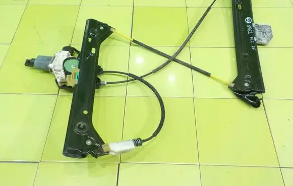 BMW 2 F22 F23 Front door window regulator with motor PRZOD
