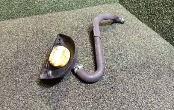 Renault Master III Oil fill pipe 152596817R 820079533