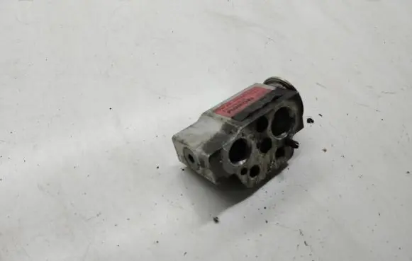 Seat Alhambra (Mk2) Air conditioning (A/C) expansion valve 1K0820679C F670793EB R134A