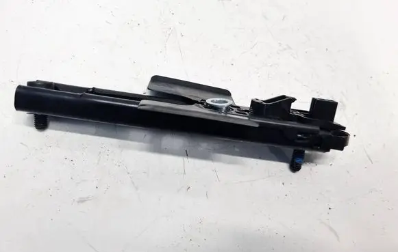 Land Rover Range Rover Evoque L538 Seat belt adjustment rail 616773300