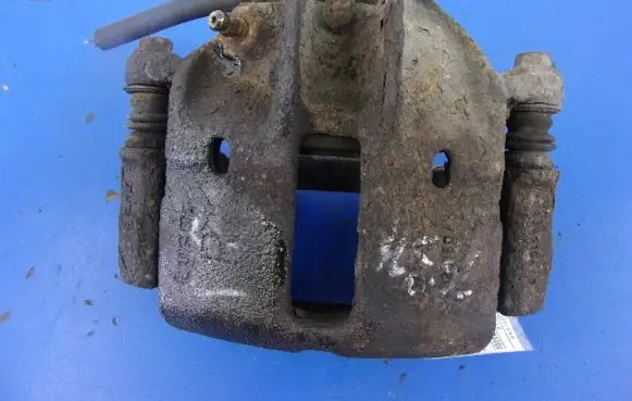Mitsubishi Carisma Front brake caliper