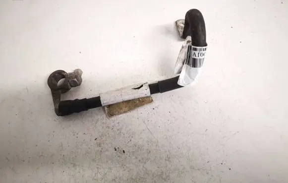 Volkswagen Golf V Positive cable (battery)