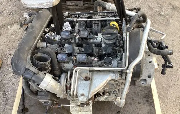 Volkswagen PASSAT B8 Engine CZE CZE120642 04E145749B