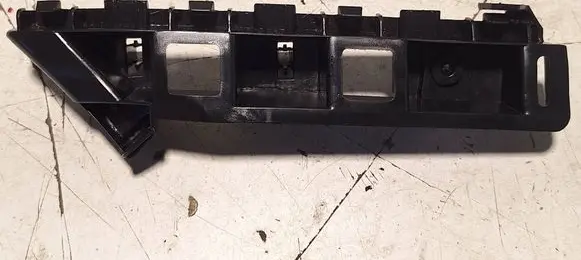 Front bumper mounting bracket