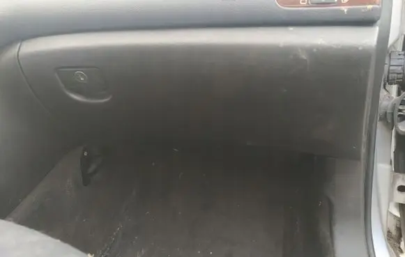 Peugeot 607 Glove box 9655993677
