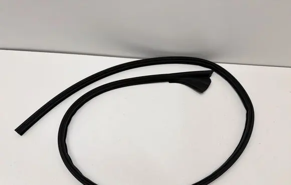 Tesla Model Y Door glass trim 158149